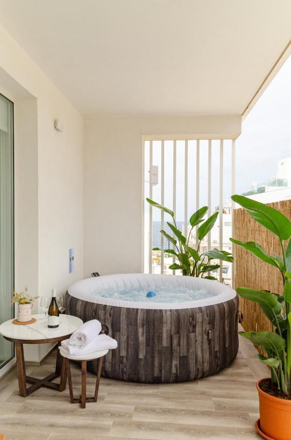 Апартаменти Apulialux Seaview Prestige Apt / Jacuzzi + Parking Поліньяно-а-Маре Екстер'єр фото