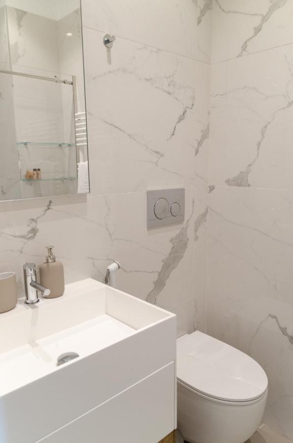 Апартаменти Apulialux Seaview Prestige Apt / Jacuzzi + Parking Поліньяно-а-Маре Екстер'єр фото