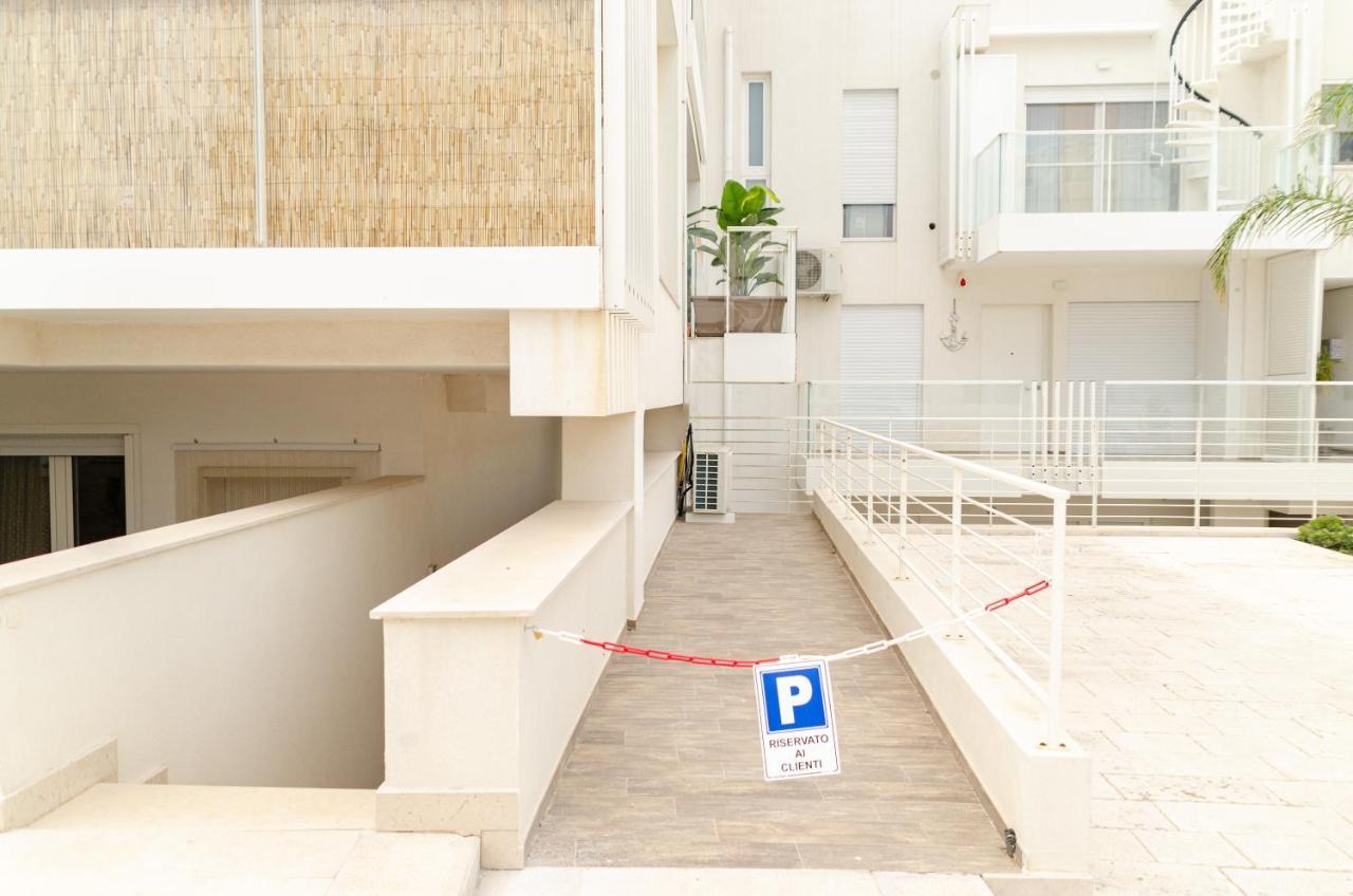 Апартаменти Apulialux Seaview Prestige Apt / Jacuzzi + Parking Поліньяно-а-Маре Екстер'єр фото